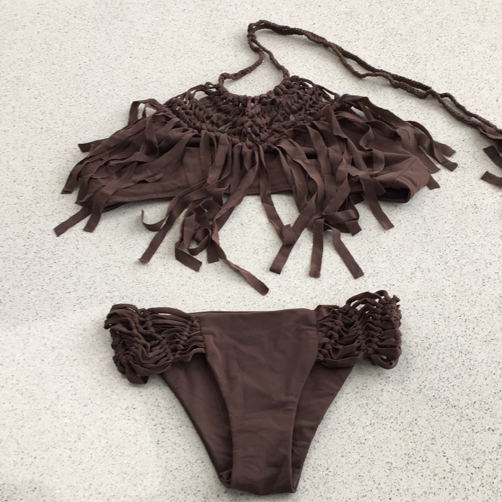 Bikini - Picture 2 of 7